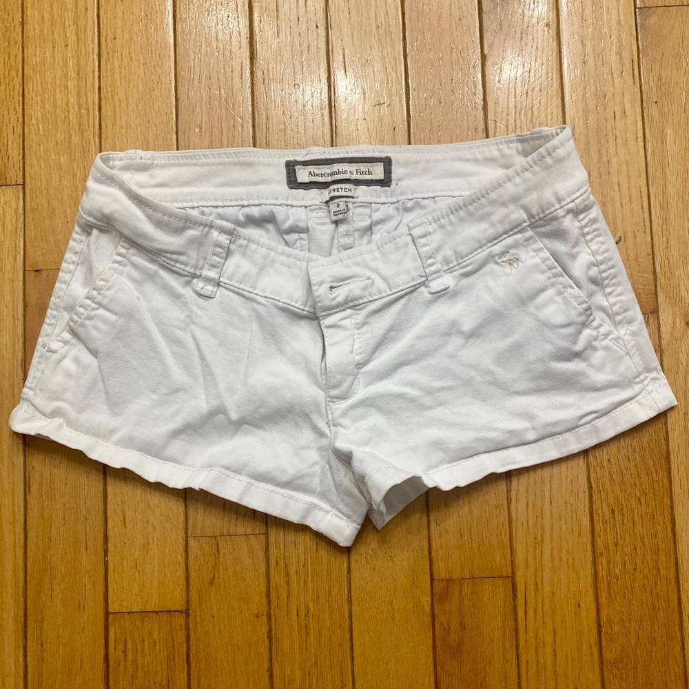 Abercrombie & Fitch white shorts